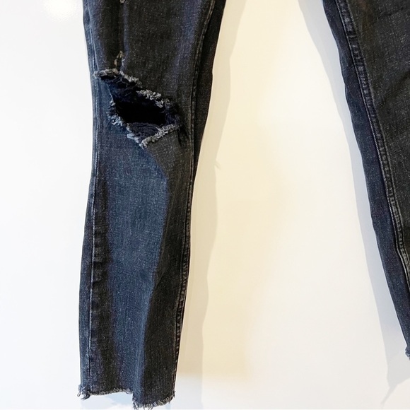 Abercrombie & Fitch The Skinny High Rise Black Jeans - Picture 4 of 13